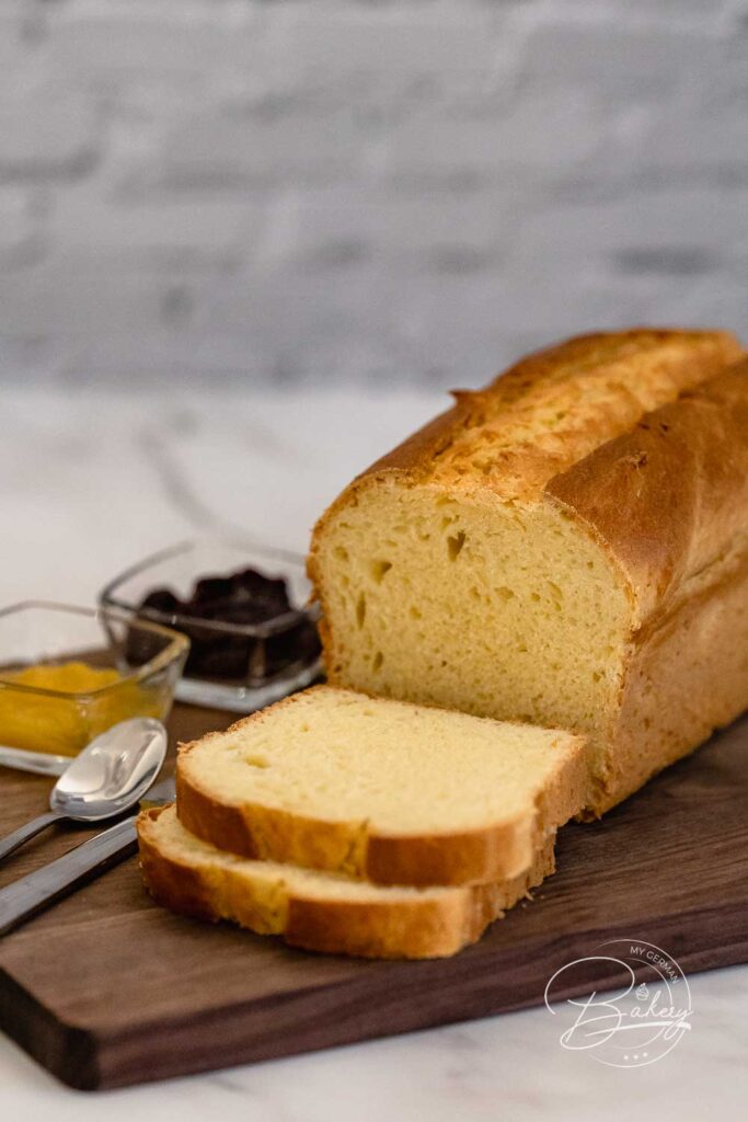 Sliced bread - Simple sweet Brioche - bread recipe - Delicious bread quickly homemade - always succeeds - as at the bakery - freshly baked yourself - Sunday breakfast - Brioche and sweet white bread - recipe for simple sweet Brioche as bread recipe. Delicious sweet bread baked quickly. Ingredients: Flour, sugar, milk, eggs, yeast, butter