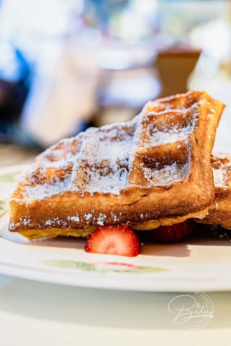 Waffle batter recipe - basic recipe for waffles recipe - simple waffle batter and recipe for waffles -Quick waffle batter recipe for delicious fresh waffles, for spontaneous guests. Basic recipe for crunchy waffles for breakfast