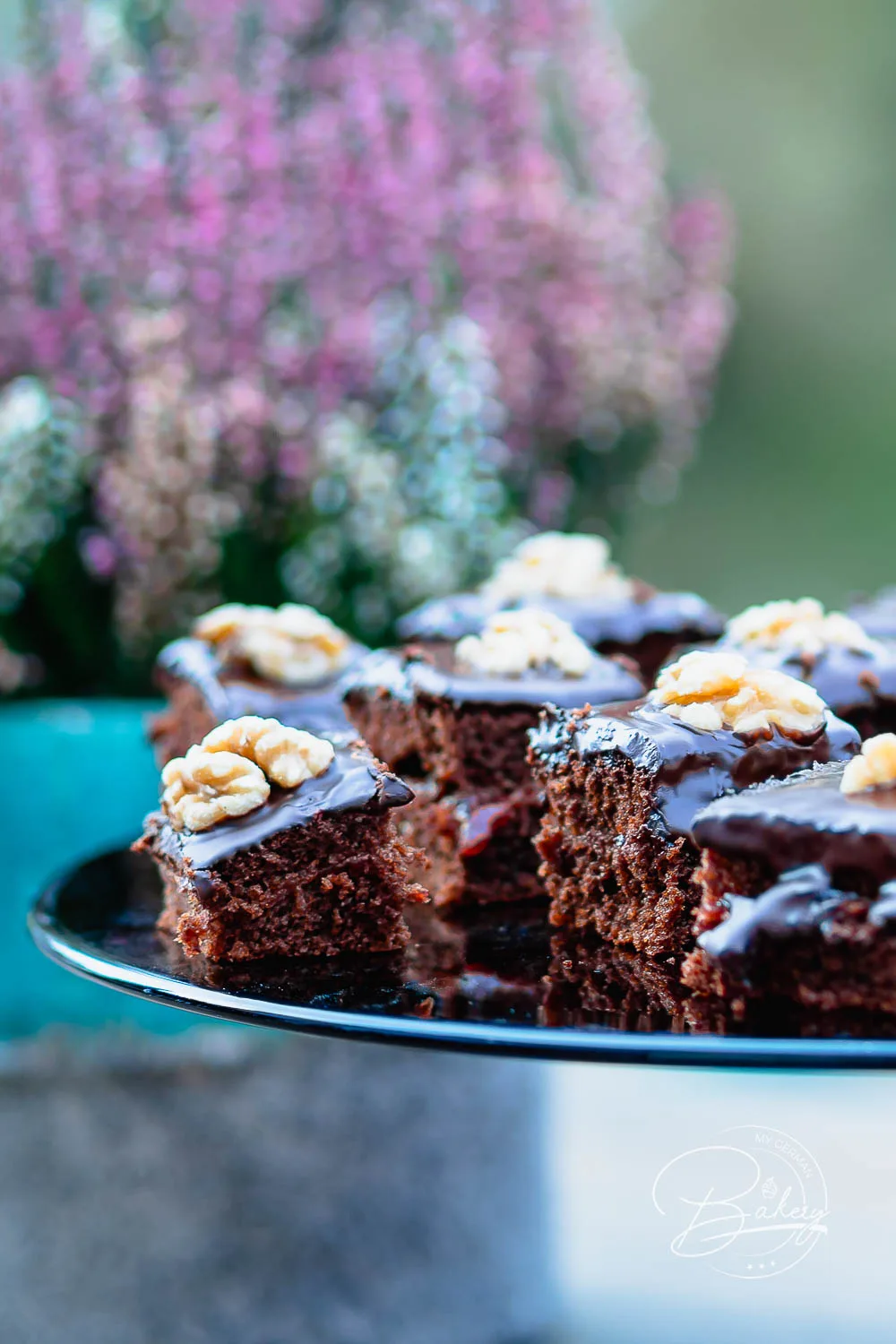 Chocolate Brownies Recipe - Christmas Brownies - Gingerbread Brownies Recipe - Simple recipe Christmas cake with chocolate - Gingerbread brownie with chocolate - Traditional cake recipe - Baking instructions - simple quick brownie cake with gingerbread spices