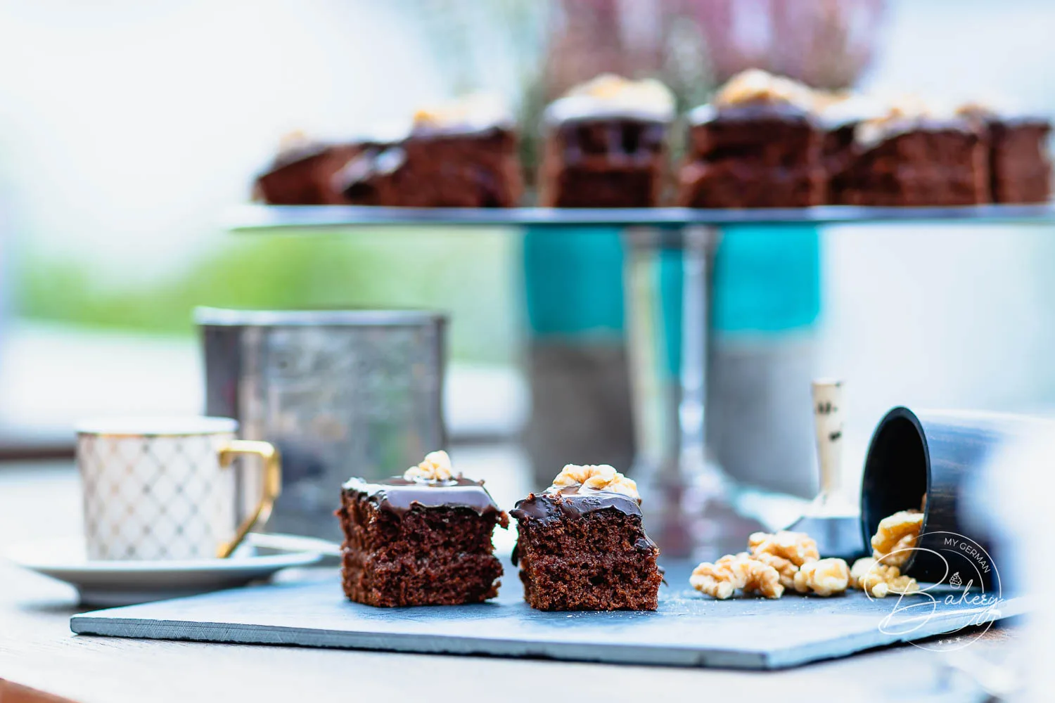 Chocolate Brownies Recipe - Christmas Brownies - Gingerbread Brownies Recipe - Simple recipe Christmas cake with chocolate - Gingerbread brownie with chocolate - Traditional cake recipe - Baking instructions - simple quick brownie cake with gingerbread spices