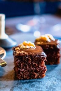 Chocolate Brownies Recipe - Christmas Brownies - Gingerbread Brownies Recipe - Simple recipe Christmas cake with chocolate - Gingerbread brownie with chocolate - Traditional cake recipe - Baking instructions - simple quick brownie cake with gingerbread spices