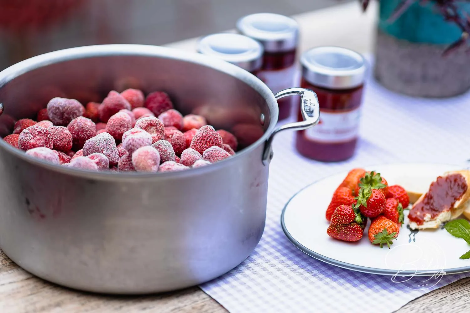 Frozen strawberries - Strawberry jam recipe - very quickly homemade - recipe strawberry jam simple - jam cooking - make jam from strawberries yourself - fresh strawberries, frozen strawberries, frozen strawberries - Simple instructions for berry jam also raspberries,