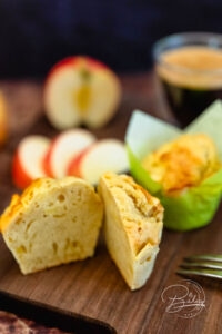 Apple muffins recipe - delicious and fluffy apple flavored muffins - easy apple muffins recipe - quick muffins with apples and cane sugar.