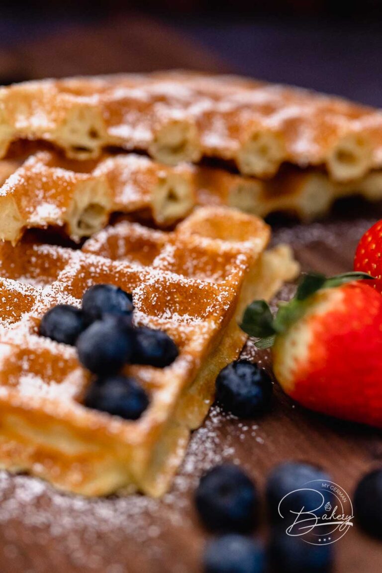 Belgian waffles recipe - easy waffle batter - 10 waffles - delicious waffle batter - Quick and easy recipe for Belgian waffles and delicious waffle batter. Crunchy on the outside and soft on the inside, chewy with flour, milk, eggs