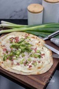 Tarte flambée recipe - Flammkuchen recipe - Simple Alsatian tarte flambée dough for thin onion tart or french pizza - Simple tarte flambée recipe without preparation - always succeeds - like in France