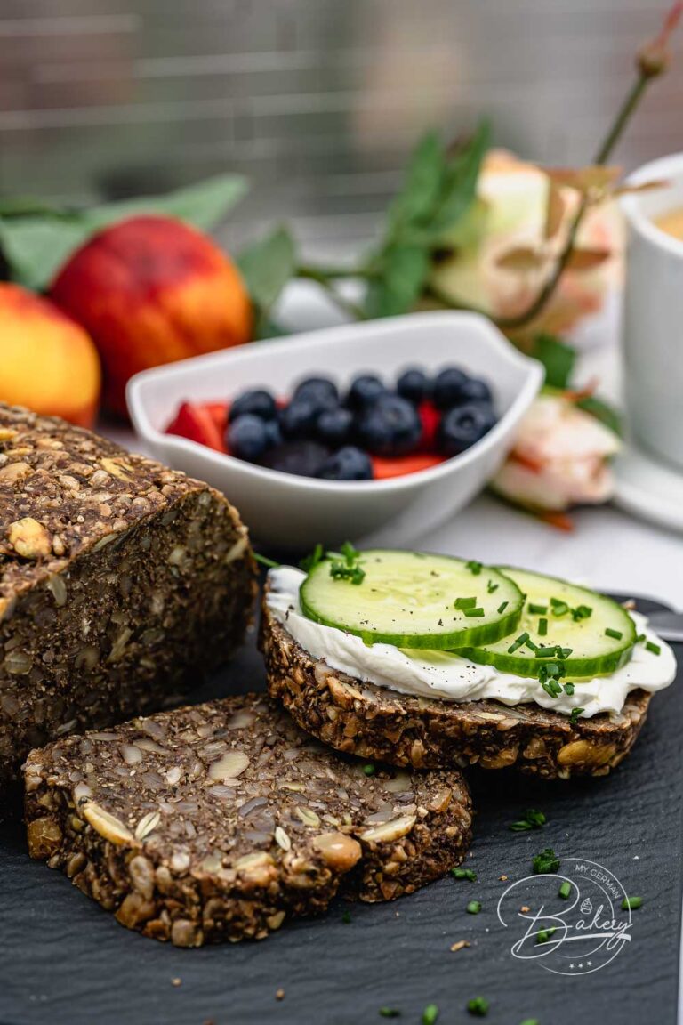 Low carb seed bread recipe with baking powder - Healthy bread for breakfast as grain bread with oatmeal - Recipe - Simple seed bread without flour - succeeds fast, nutritious, healthy - vegan and gluten-free.