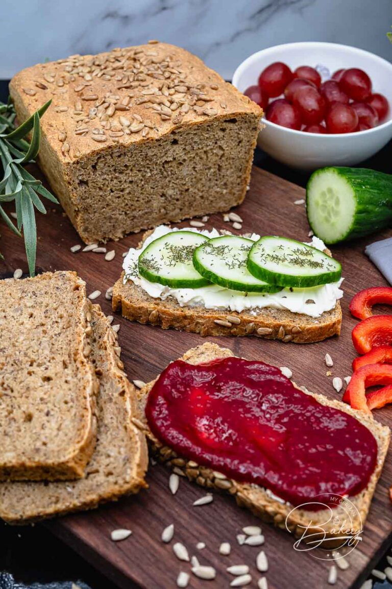 Wholemeal bread recipe with spelt flour - spelt bread as dark wholemeal bread recipe with spelt flour and wholemeal spelt flour - Healthy and delicious bread homemade